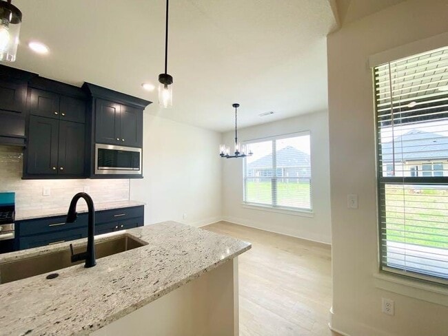 Building Photo - 730 Marianne St