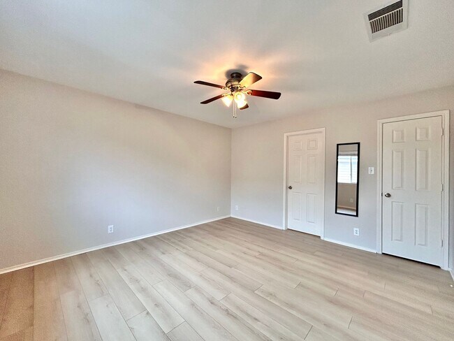 Building Photo - Move-In Ready 3/BR 2.5/BA Home with Spacious Layout & Modern Finishes