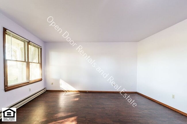 Building Photo - 701 Lake Ave