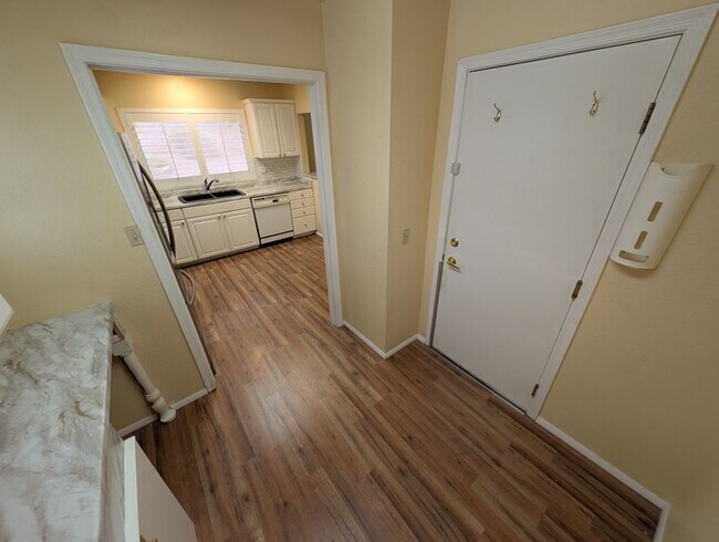 Building Photo - 2737 Tumble Brook Dr