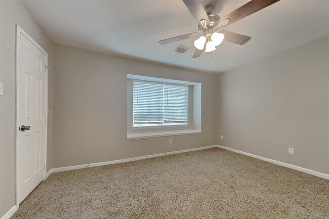 Building Photo - 407 Douglas Fir Dr