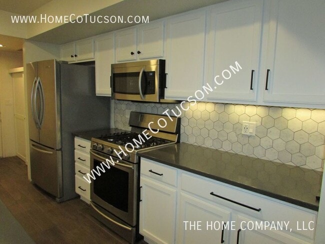 Building Photo - 3668 N Royal Prince Ct