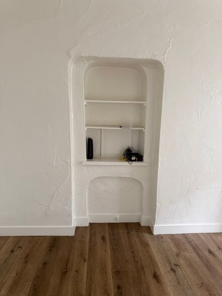 Building Photo - 808 2/5-805 N Poinsettia Pl