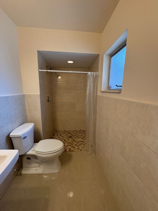 Building Photo - Charming 3 bed, 2 bath home, in Altamonte ...