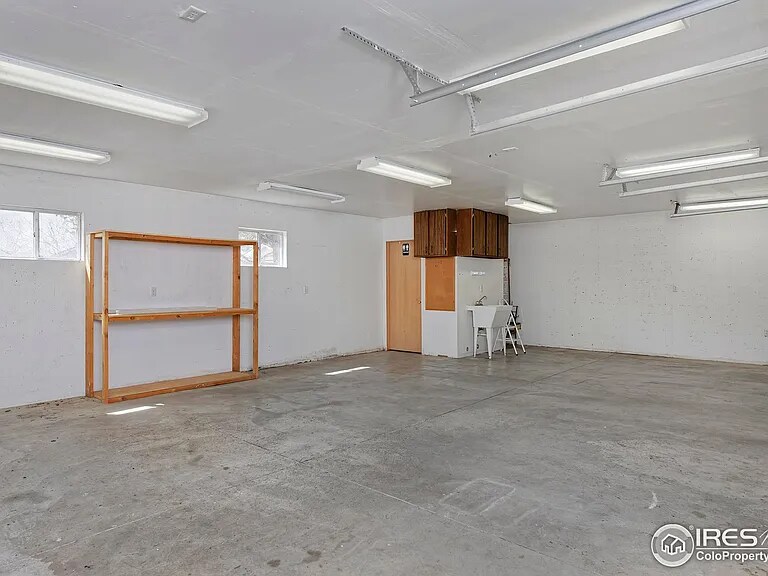 Building Photo - 335 Park St