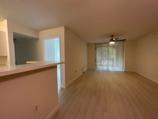 Building Photo - 4816 N State Road 7