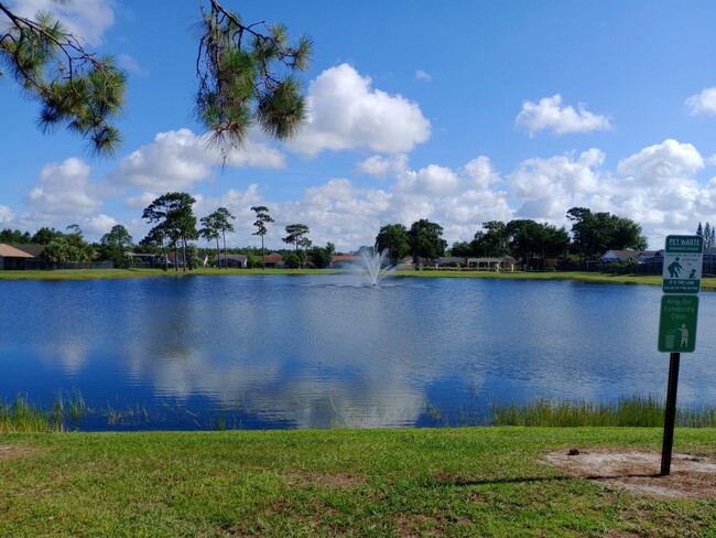 Building Photo - Kissimmee Single Family 3x2  Home!