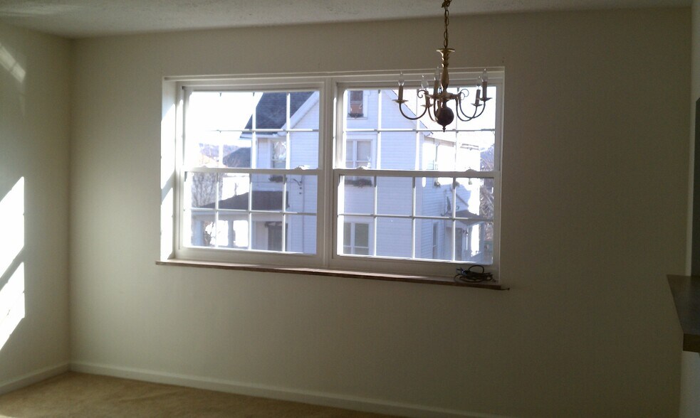 Livingroom - 409 Rohrer St