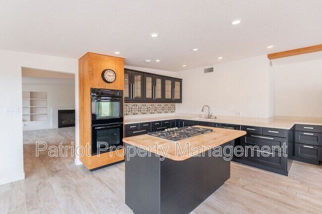 Building Photo - 7024 E Orange Blossom Ln