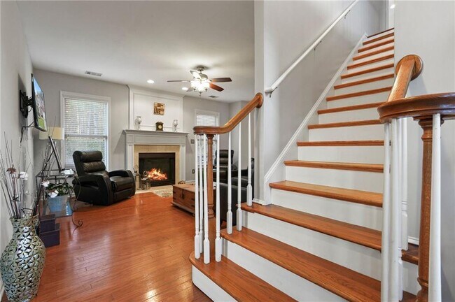 Building Photo - 3224 Wolf Club Ln SW