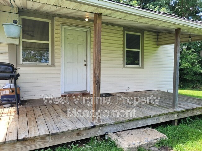 Building Photo - 186 Benedict Ln