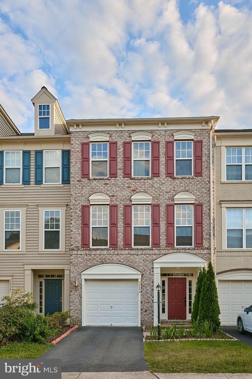 Building Photo - 43259 Sunderleigh Square