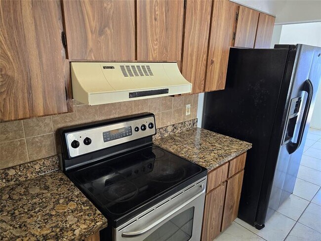 Building Photo - 433 SW 61st Terrace