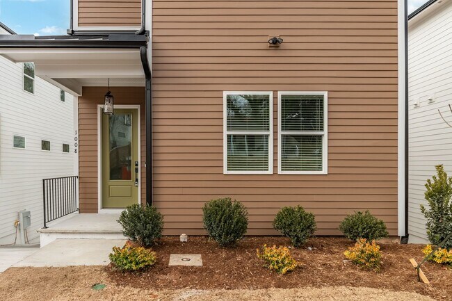 Building Photo - HALF-OFF 1ST MONTHS RENT for Beautiful Custom Home in Durham
