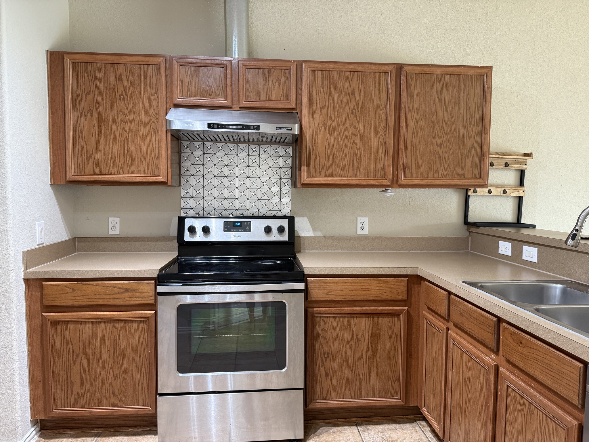 Building Photo - 4515 Sawgrass Dr