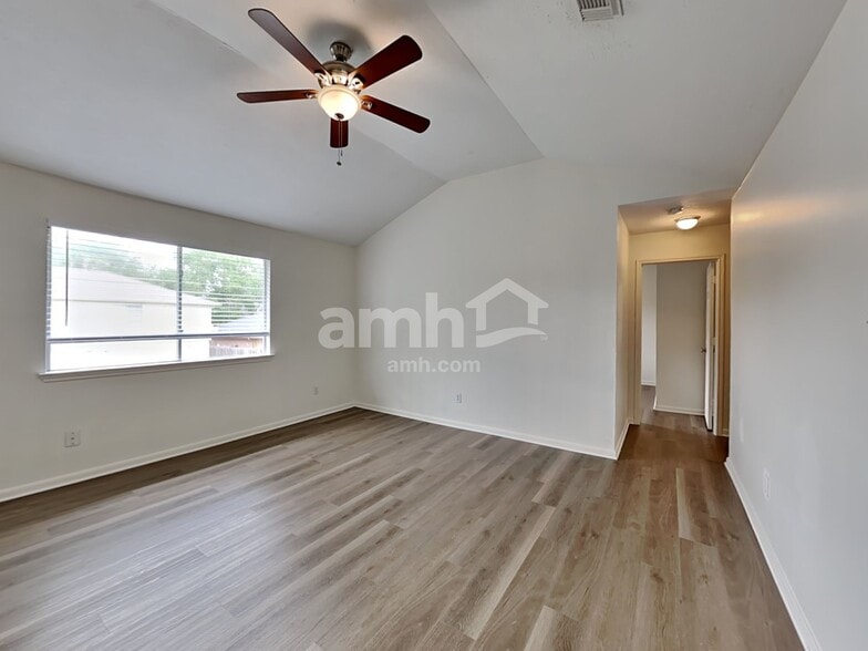 Building Photo - 19402 Misty Cove Dr