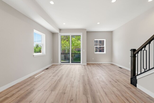 Building Photo - 4728 Walworth Ave