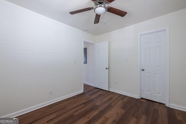 Building Photo - 450 Paines Ave NW