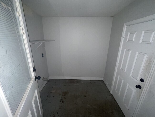 Building Photo - 3864 Robert C Weaver Dr