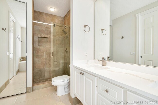 Building Photo - 130 Poinciana Dr
