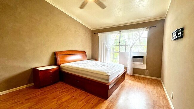 Building Photo - 239 Mananai Pl