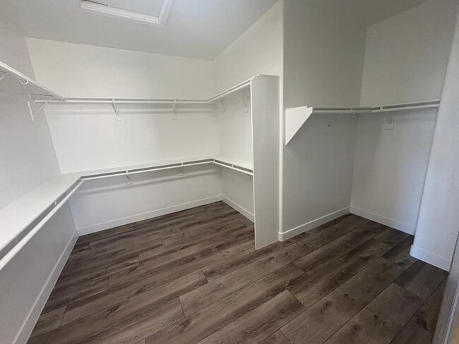 Building Photo - 2245 E Detroit St