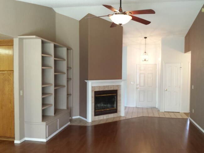 Building Photo - 2177 Hacienda St