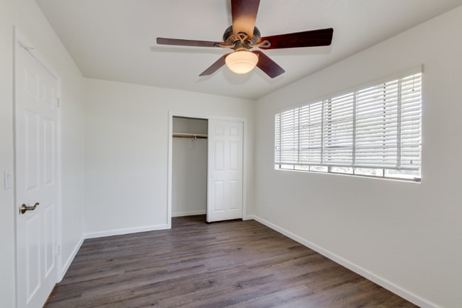 Building Photo - 6238 N 30th Pl