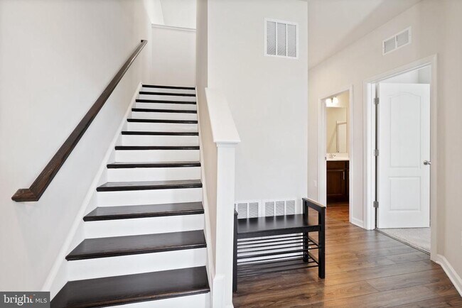 Building Photo - 6052 Krantz Dr