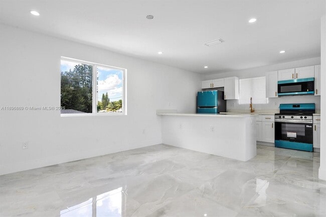 Building Photo - 2926 NW 58th St