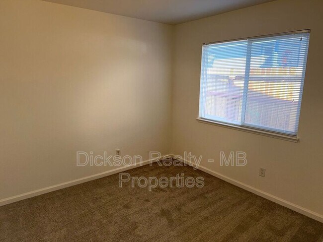 Building Photo - 155 Sagebrook Dr