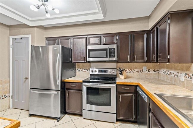 Building Photo - 143 World of Tennis Sq