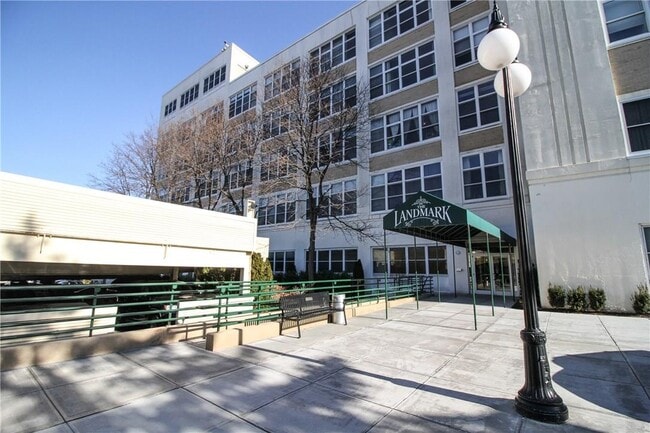 Building Photo - 1 Landmark Sq