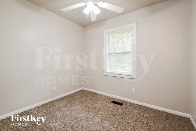 Building Photo - 8277 Dunellen Ln