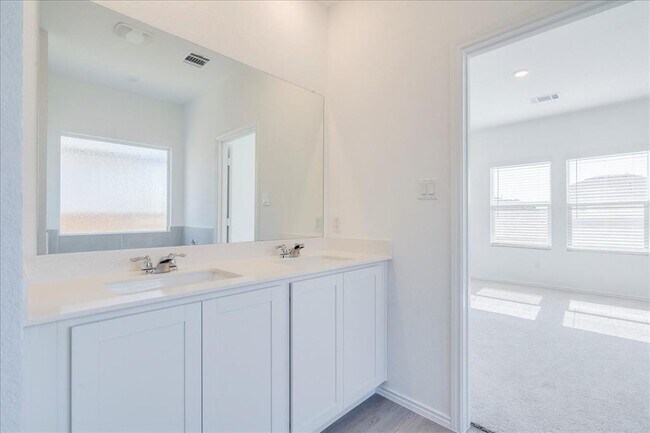 Building Photo - 238 Dreyer