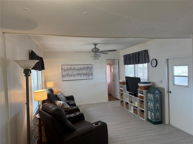 Building Photo - 714 Locarno Dr