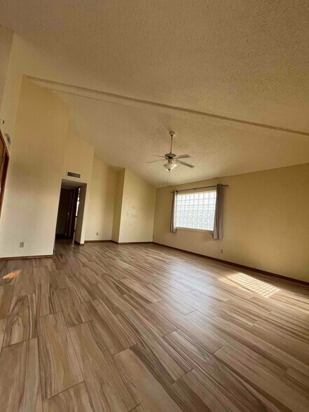 Building Photo - 2821 Nations Ave