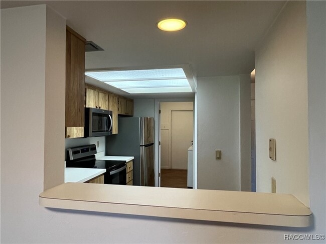 Building Photo - 810 E Gilchrist Ct