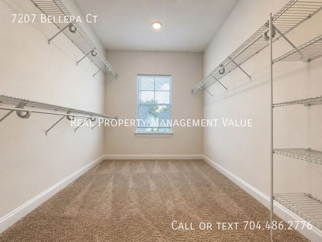 Building Photo - 7207 Bellera Ct