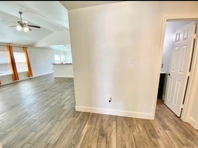 Building Photo - 6326 Saragosa Crossing Ln