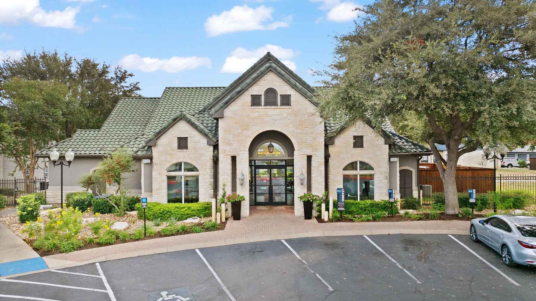Building Photo - 1215 W Slaughter Ln