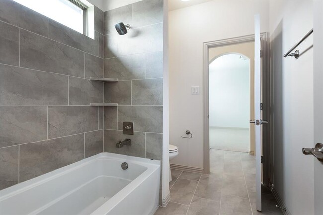 Building Photo - 2006 Pear Tree Dr