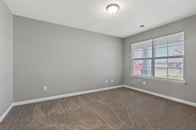 Building Photo - 105 Tyler Way