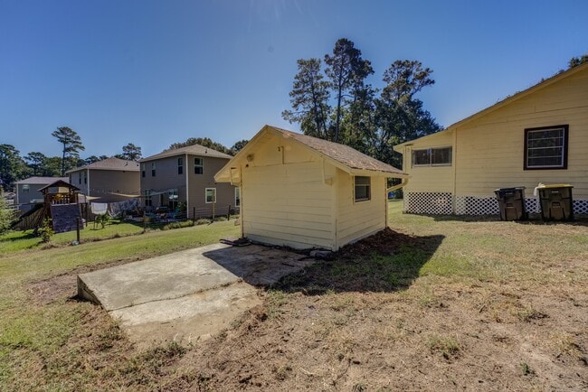 Building Photo - 711 Cherokee Dr