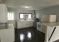 Building Photo - 1326 Barry St