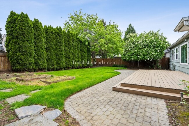 Building Photo - Updated NE Portland Home w/Fenced Yard and Upgrades!
