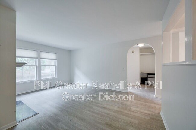 Building Photo - 3000 Hillsboro Pike