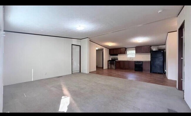 Building Photo - 1430 W Howard Ln
