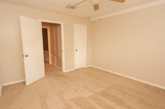 Building Photo - 10606 Kirkhall Dr