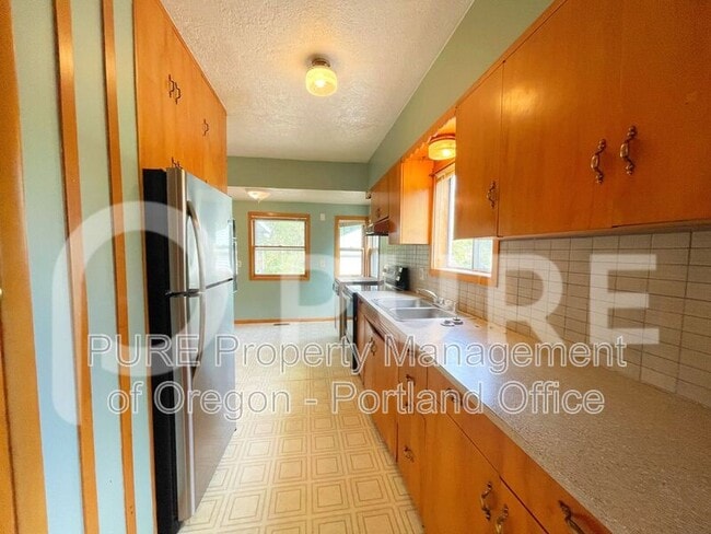 Building Photo - 1737 N Rosa Parks Way